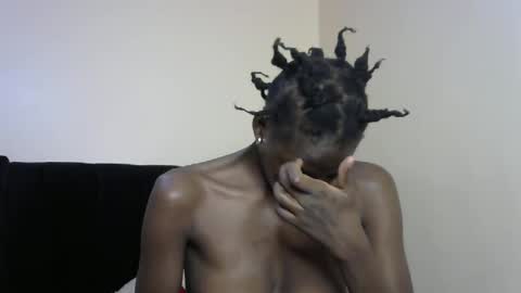 Snapshot of petite_lavi2 chatting on 02.09.25 petite_lavi2 online show from 02.09.25