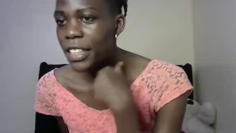 Snapshot of petite_lavi2 chatting on 02.26.25 petite_lavi2 online show from 02.26.25