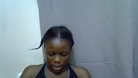 Snapshot of petite_melan chatting on 09.19.25 petite_melan online show from 09.19.25