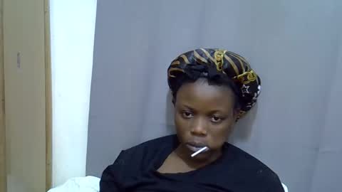 Snapshot of petite_melan chatting on 10.02.25 petite_melan online show from 10.02.25