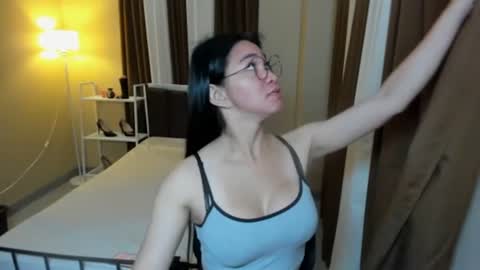 Snapshot of petiteasianmarian chatting on 04.26.26 bigcock Marian online show from 04.26.26