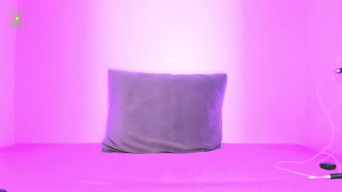 Charlize XL online show from 01.18.25