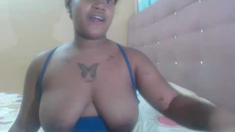 petitechocolatemommy online show from 11.19.25