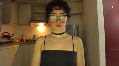 Snapshot of petitee_lunna chatting on 02.07.26 Lunna online show from 02.07.26