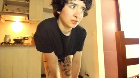 Snapshot of petitee_lunna chatting on 03.12.26 Lunna online show from 03.12.26