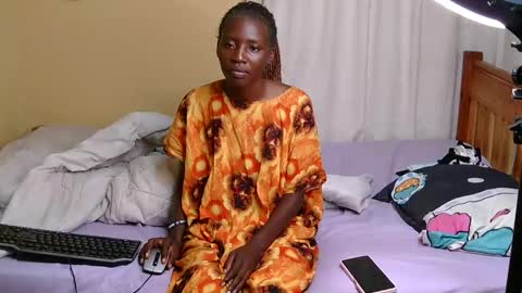 Snapshot of petitekittyy chatting on 03.31.26 Kitty online show from 03.31.26