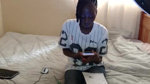 Snapshot of petitekittyy chatting on 04.14.26 Kitty online show from 04.14.26