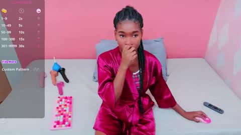 Snapshot of petitelittleebony chatting on 09.10.25 little sharon online show from 09.10.25