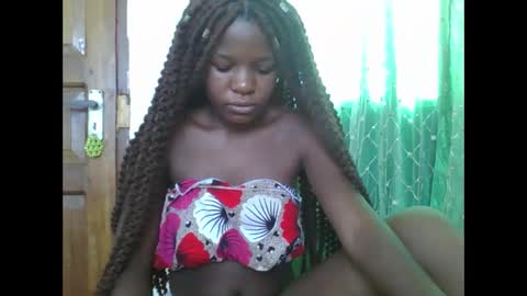 Snapshot of petitesweetchiq chatting on 03.08.26 petitesweetchiq online show from 03.08.26