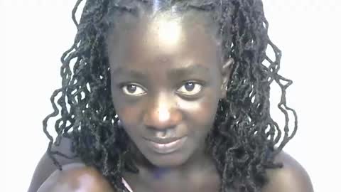 petitte_gyaal online show from 10.16.25