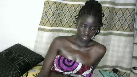 petitte_gyaal online show from 11.11.25