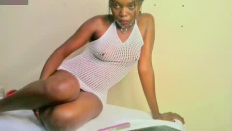 Snapshot of pettitemellany chatting on 02.04.25 pettitemellany online show from 02.04.25