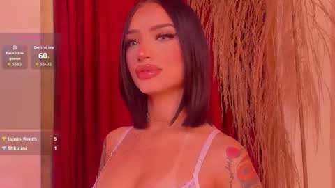 Snapshot of peytonreeds chatting on 10.31.25 Pet Rees online show from 10.31.25