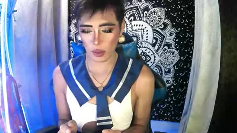 JOHN online show from 04.12.26