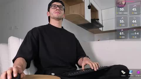 phantom_bigger1 online show from 10.12.25