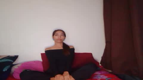 Online at weekends Friday to Sunday online show from 12.28.24