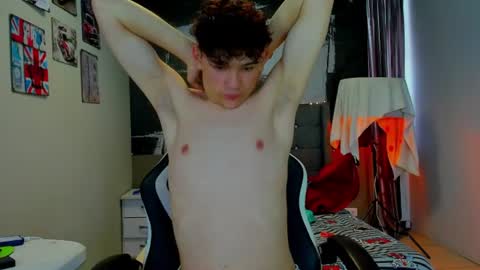 Snapshot of philippsx chatting on 06.12.26 PHILLIP online show from 06.12.26