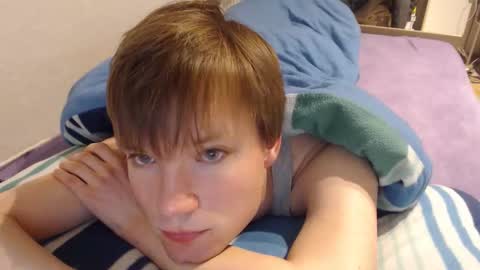 Snapshot of phillip25y chatting on 04.06.26 phillip25y online show from 04.06.26