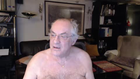 Snapshot of philoumis2 chatting on 12.02.24 Philippe online show from 12.02.24