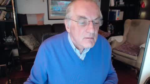 Snapshot of philoumis2 chatting on 01.15.25 Philippe online show from 01.15.25