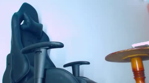 Snapshot of phlilloyhighclouds chatting on 02.14.26 phlilloyhighclouds online show from 02.14.26