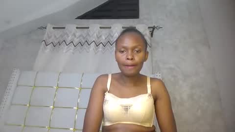 Snapshot of phoebe015 chatting on 02.21.26 phoebe online show from 02.21.26