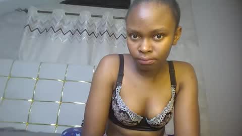 Snapshot of phoebe015 chatting on 02.24.26 phoebe online show from 02.24.26