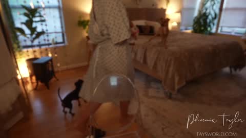 PHOENIX TAYLOR online show from 10.30.25