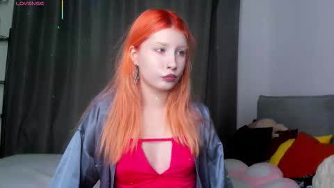 Snapshot of phoenixvale chatting on 12.16.25 Phoenixvale Pls follow me online show from 12.16.25