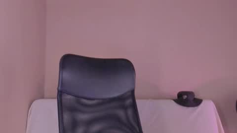 Snapshot of phoenixx_x chatting on 03.26.26 phoenixx_x online show from 03.26.26