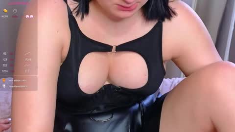 Snapshot of phyllisheart chatting on 03.11.25 Lora black and Lili blonde welcome you here online show from 03.11.25