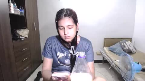 Snapshot of pia_alonzo30 chatting on 06.05.26 izzy online show from 06.05.26