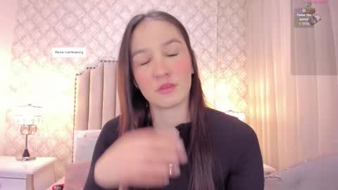 Snapshot of pia_johnson_ chatting on 09.11.25 online show from 09.11.25