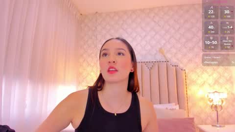 Snapshot of pia_johnson_ chatting on 11.01.25 online show from 11.01.25