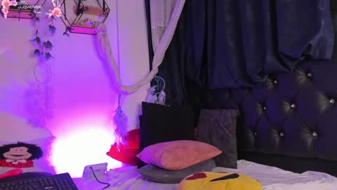 Snapshot of piafisher_ chatting on 02.04.25 PIA FISHER online show from 02.04.25