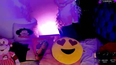 Snapshot of piafisher_ chatting on 03.04.25 PIA FISHER online show from 03.04.25