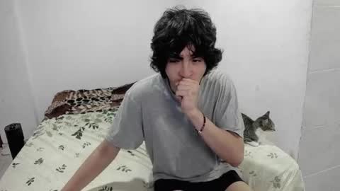 Snapshot of picaszomilos350 chatting on 11.16.25 picaszomilos350 online show from 11.16.25