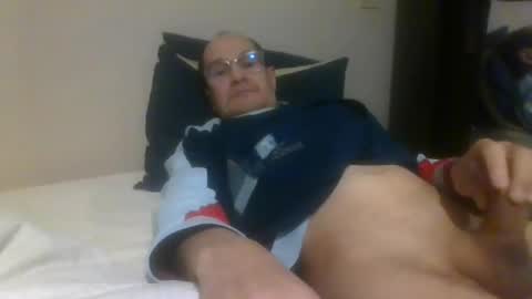 Snapshot of pichoun71 chatting on 01.18.25 pichoun71 online show from 01.18.25