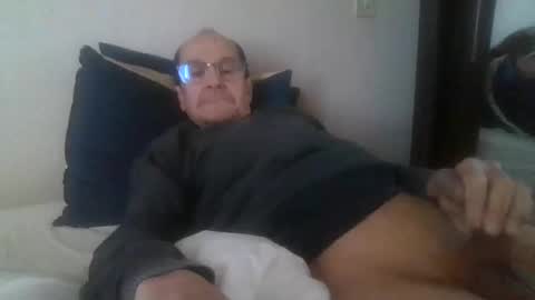 Snapshot of pichoun71 chatting on 01.24.25 pichoun71 online show from 01.24.25