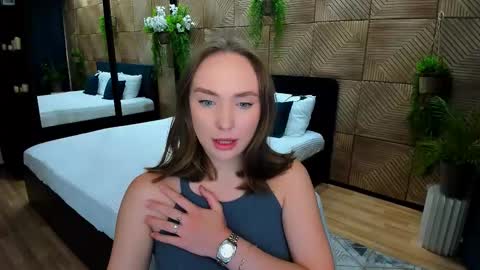 Emelie online show from 09.15.25