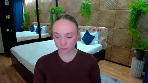 Emelie online show from 04.14.26