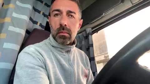 pierotu online show from 10.08.25