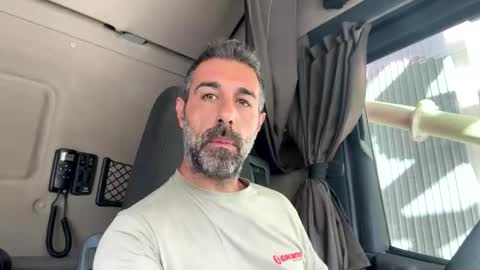 pierotu online show from 11.04.25