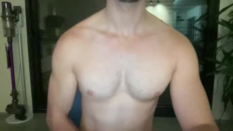 Snapshot of pierre81000 chatting on 11.19.25 pierre81000 online show from 11.19.25