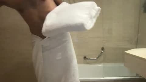 Snapshot of piesdechicas chatting on 10.07.25 piesdechicas online show from 10.07.25