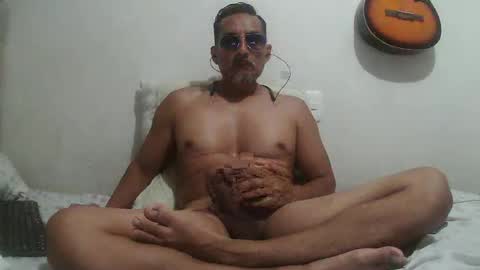 pieslatinos online show from 04.09.26