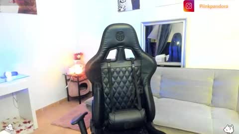 PiinkPandora online show from 02.10.26