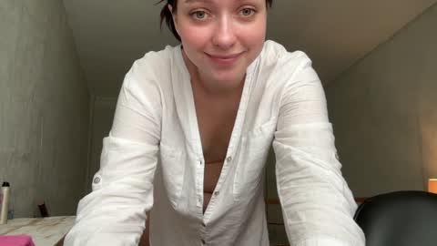 Snapshot of pileacadieri__ chatting on 01.30.25 Trisha online show from 01.30.25