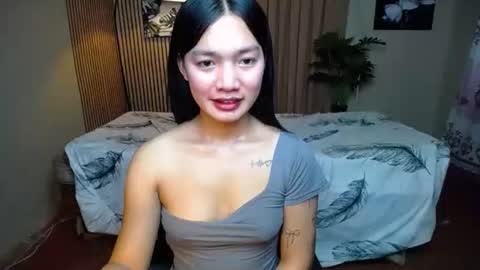 Snapshot of pinay_shenna chatting on 10.19.25 Shenna online show from 10.19.25