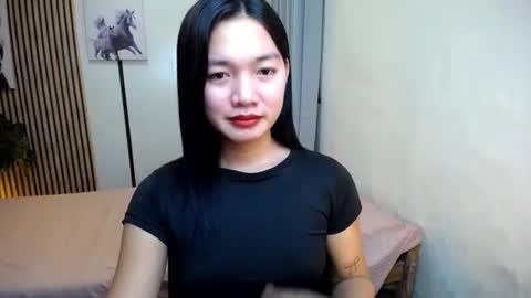 Snapshot of pinay_shenna chatting on 11.24.25 Shenna online show from 11.24.25